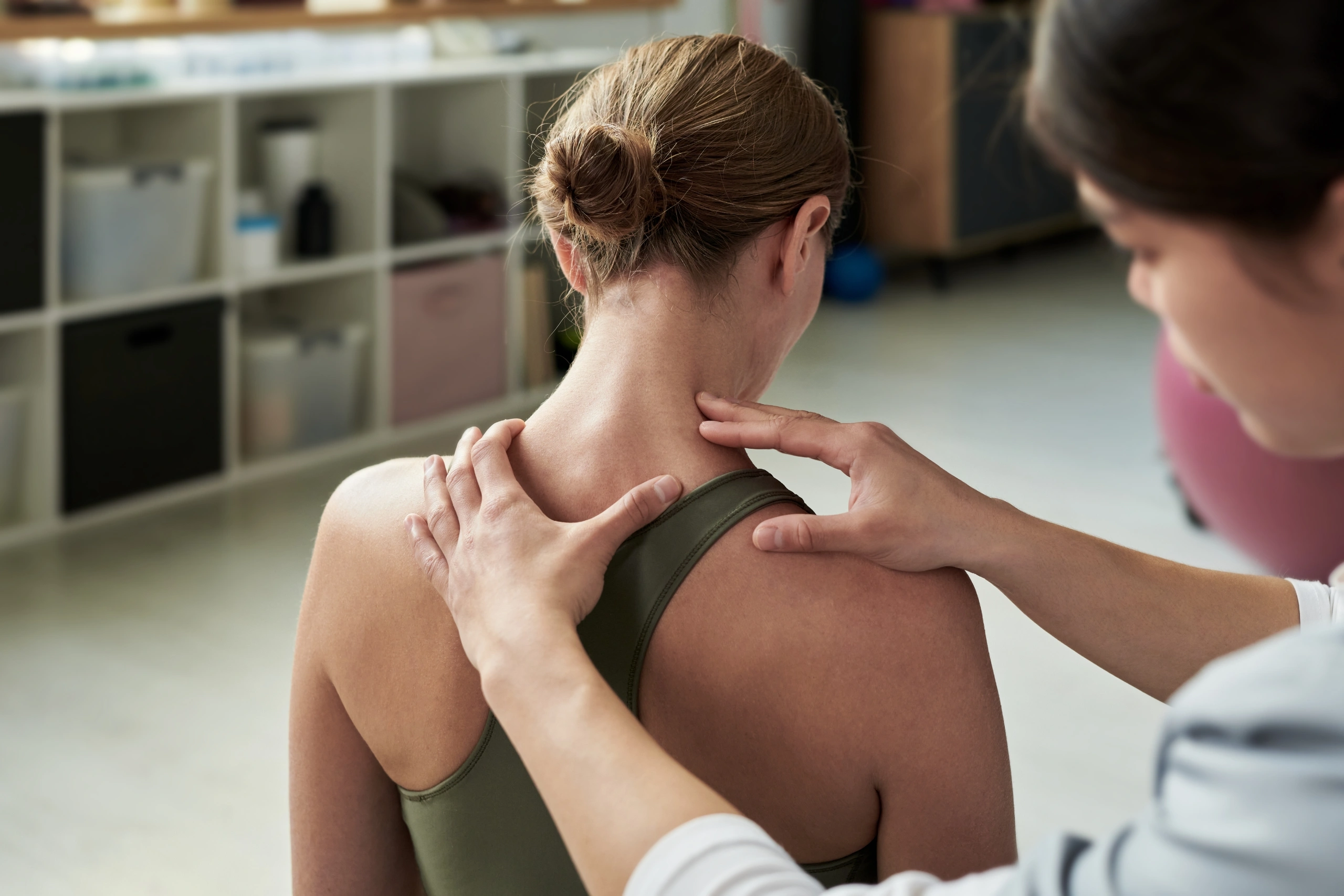 How Physical Therapy Improves Posture